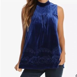 Harry Potter Symbols Velvet trapeze
Sleeveless Ravenclaw Blue BoxLunch Top